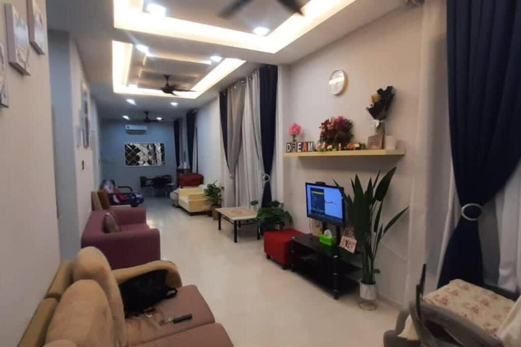 Homestay Restu Bonda Kampung Cerang Ruku Esterno foto